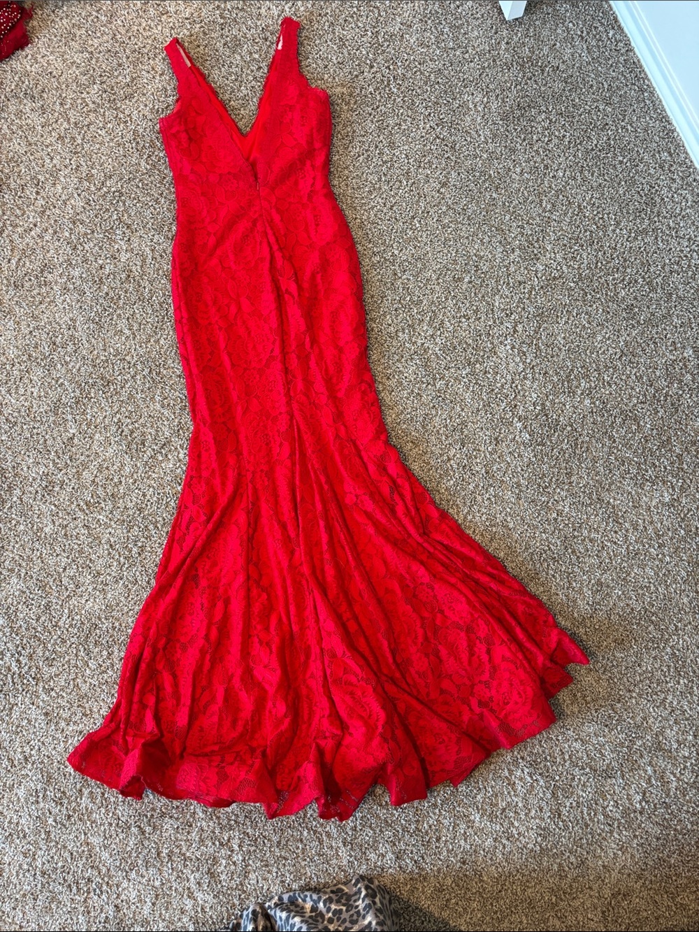 Red Lace V-Neck Mermaid Prom Dress - Picture 6 of 6